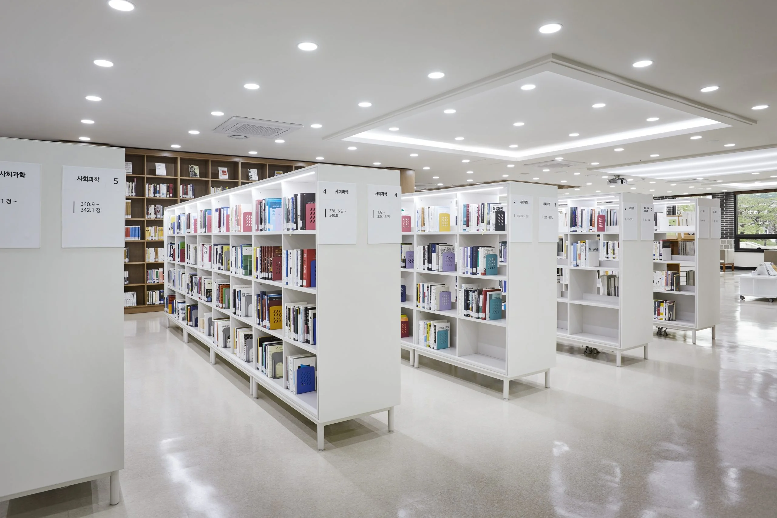 헌법재판소 도서관 가구 납품 — 서가 시스템