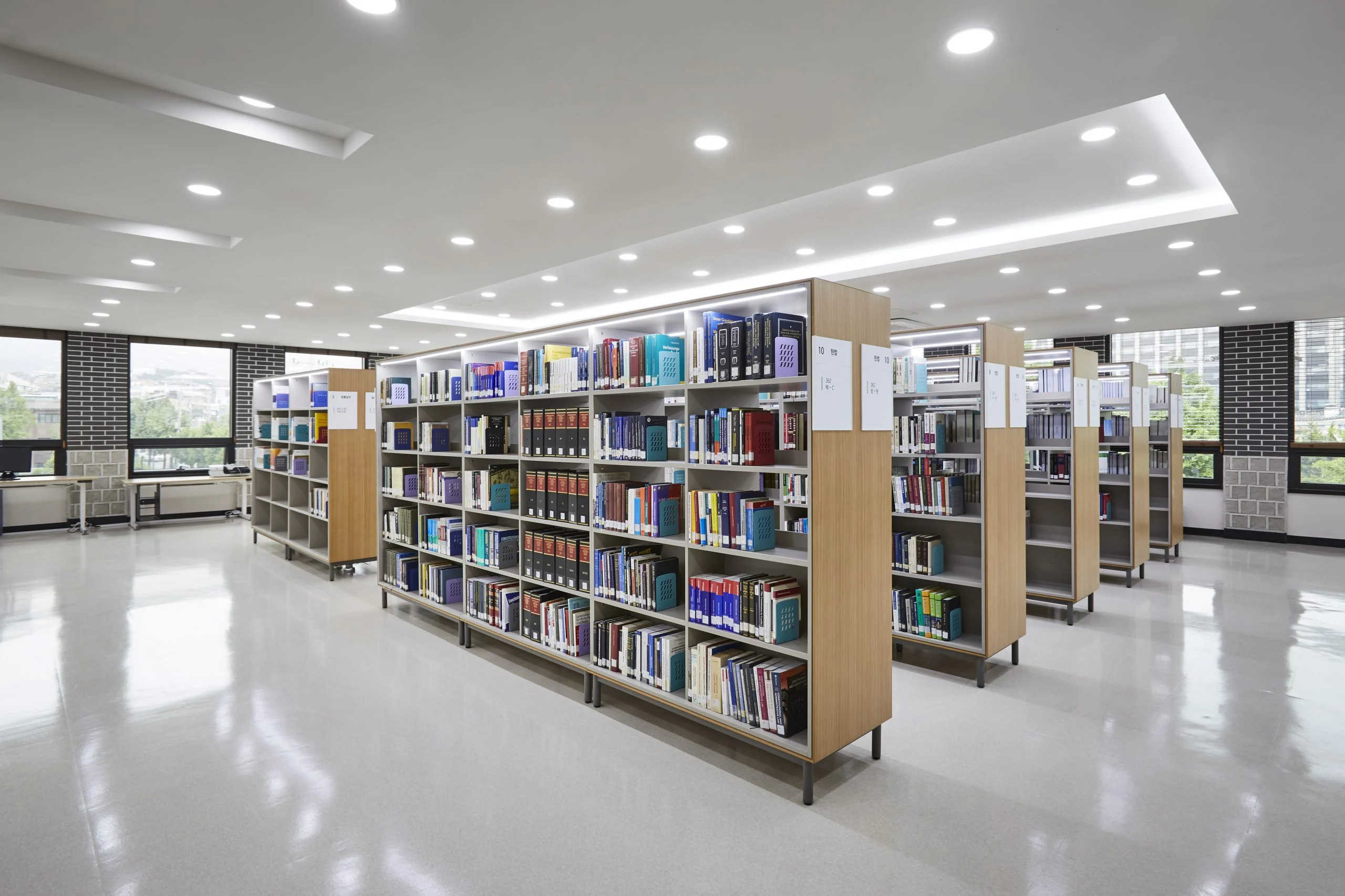 헌법재판소 도서관 가구 납품 — 서가 배치